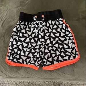 Boys 2T swimsuit nwot